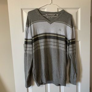 TRAVIS MATTEW SWEATER